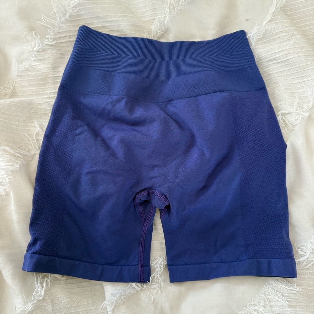 Aurola Shorts